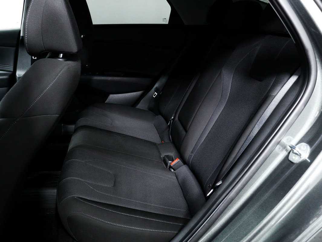 Hyundai Elantra 2021 года с пробегом. Фото: #10