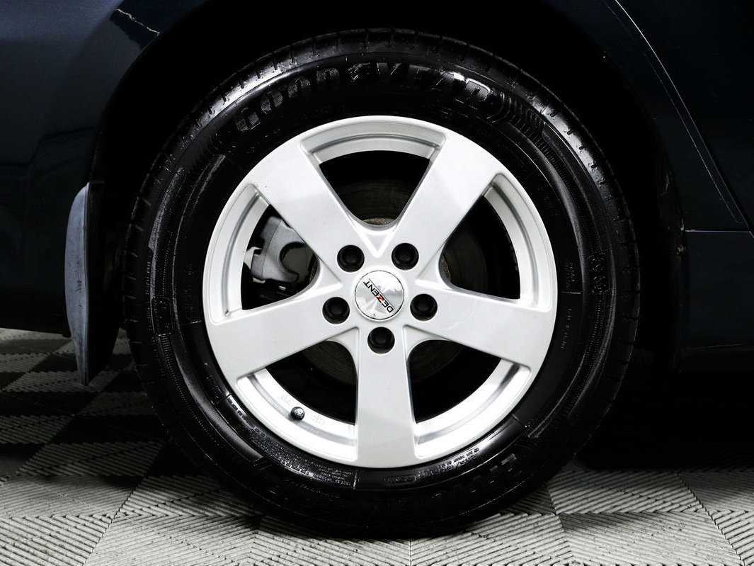 Б/У Тойота Камри 2015 года. Фото: #13