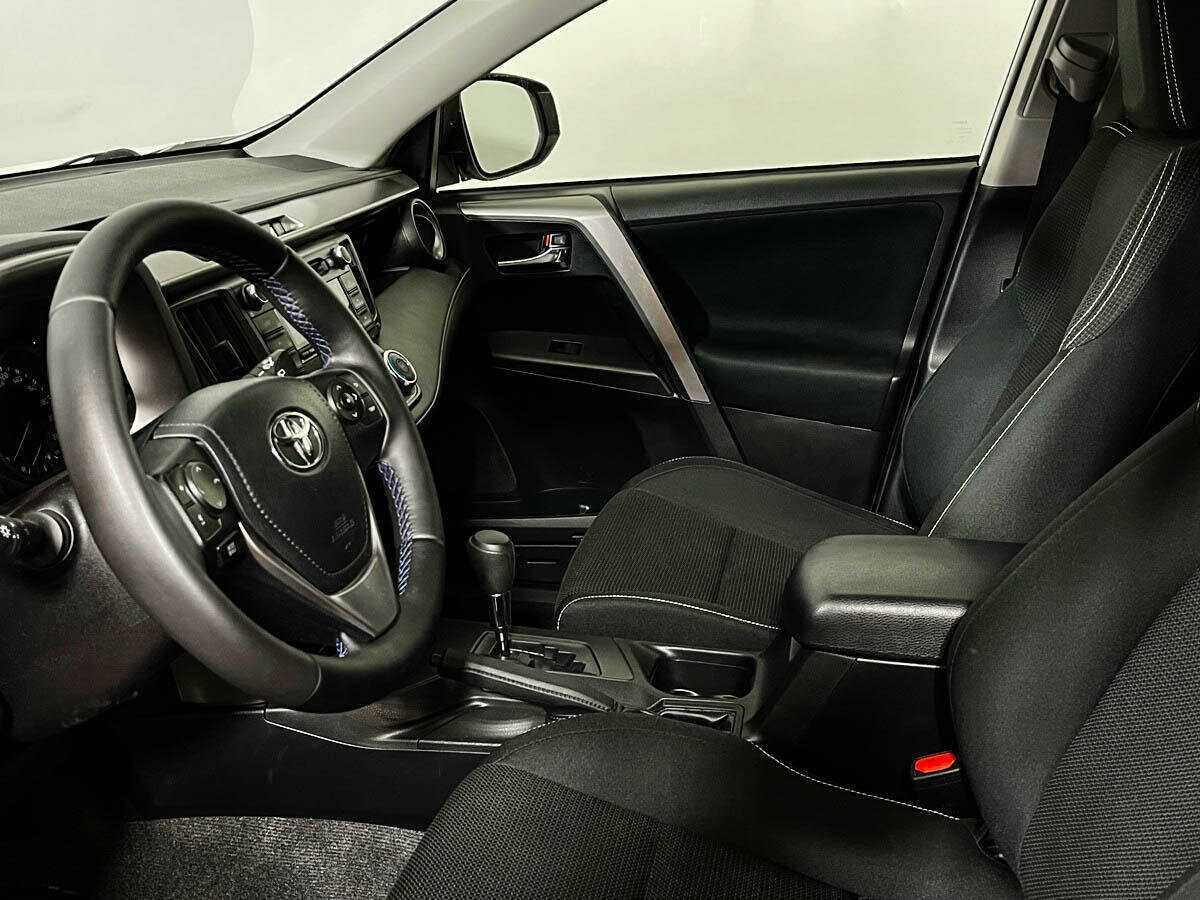 Toyota RAV4 2016 года с пробегом. Фото: #10