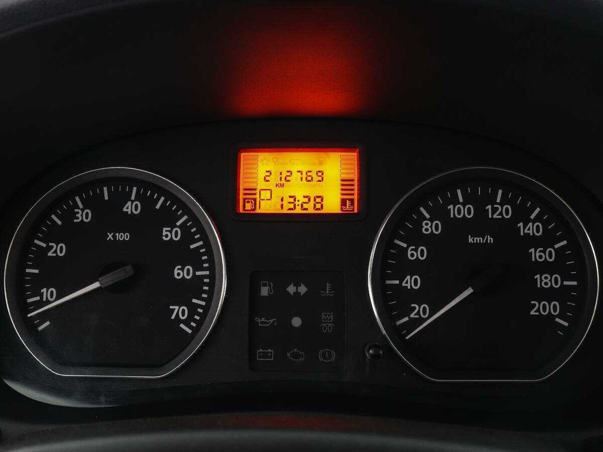 Б/У Ниссан Альмера 2014 года. Фото: #10