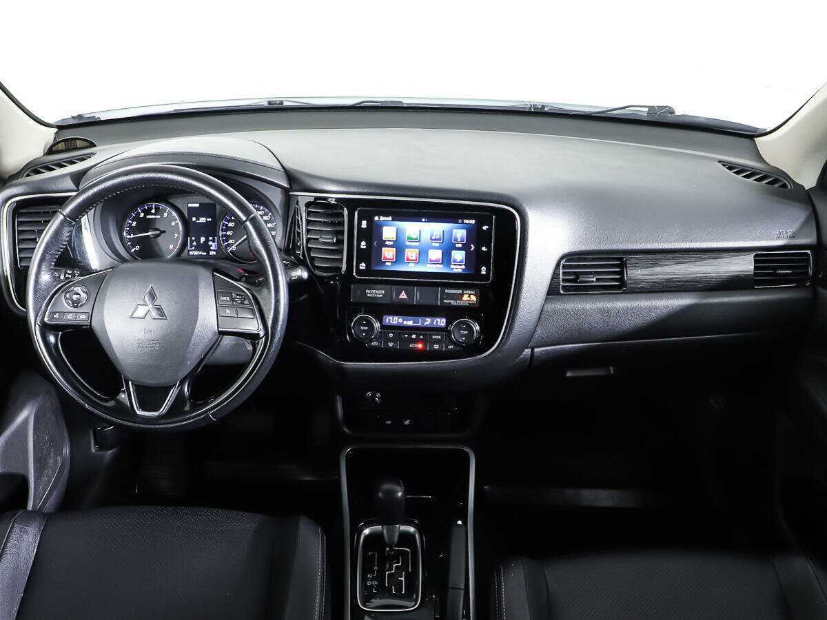 Mitsubishi Outlander 2017 года с пробегом. Фото: #10