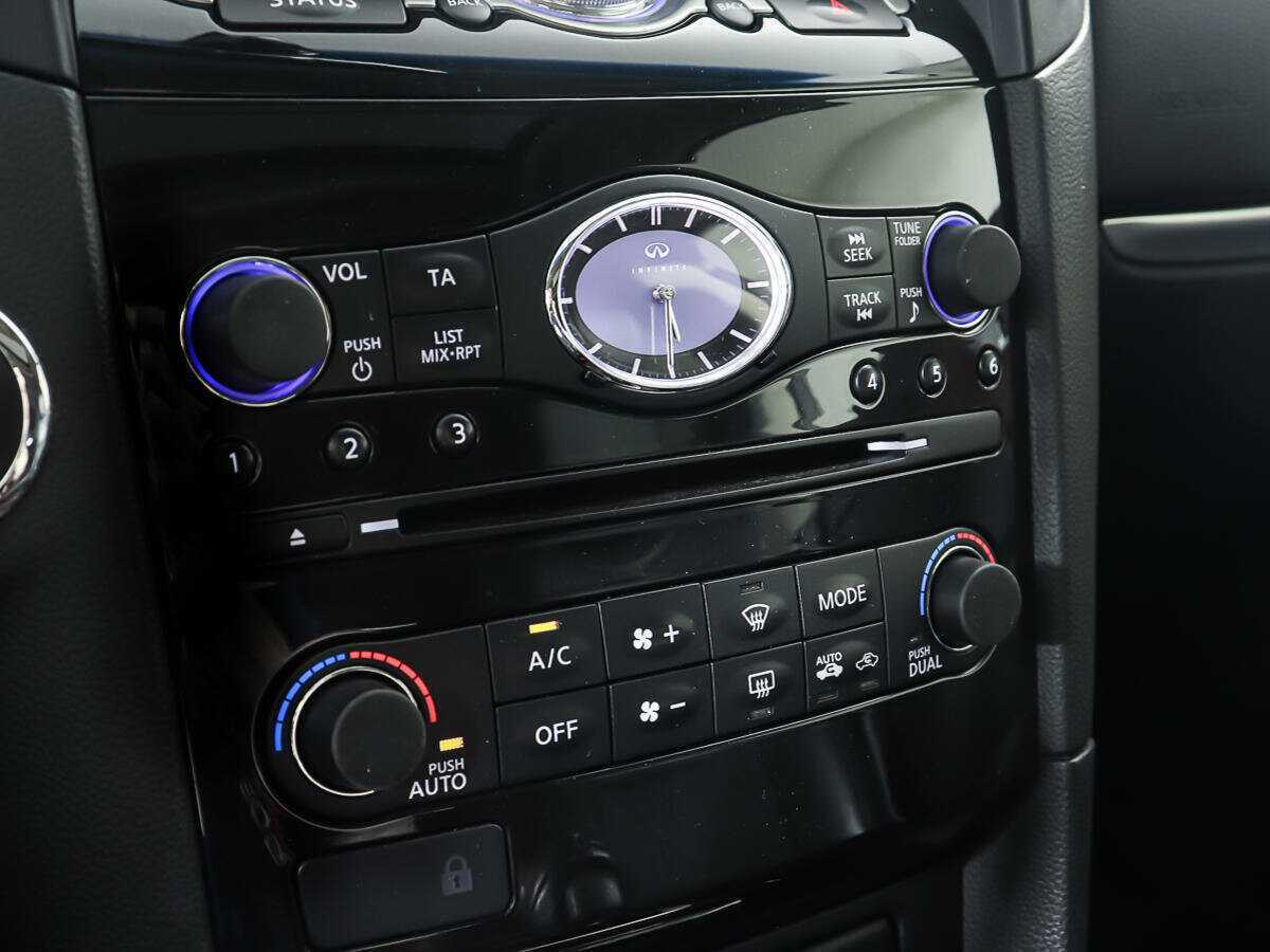 Infiniti FX 2013 года с пробегом. Фото: #18