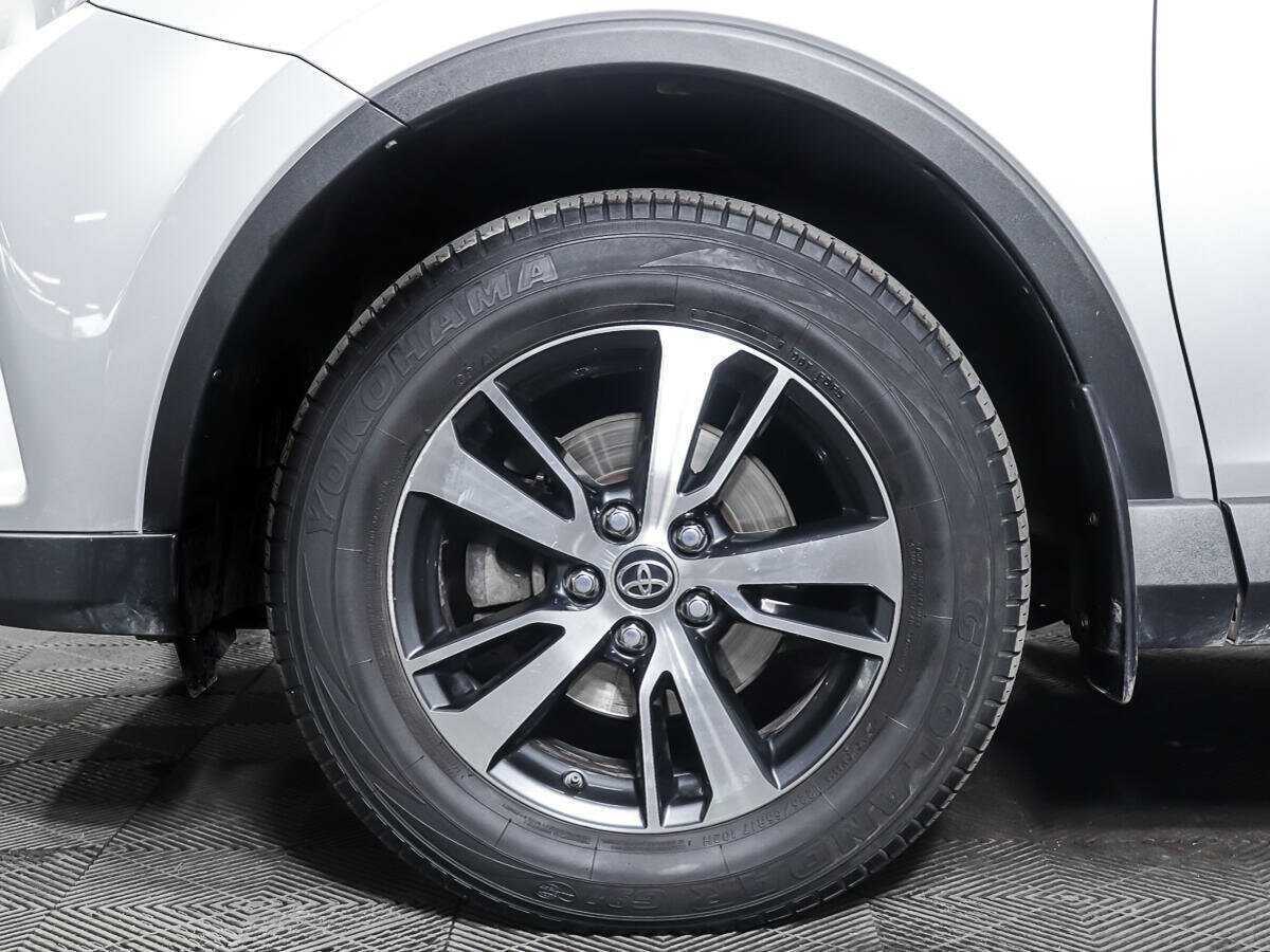 Toyota RAV4 2019 года с пробегом. Фото: #22