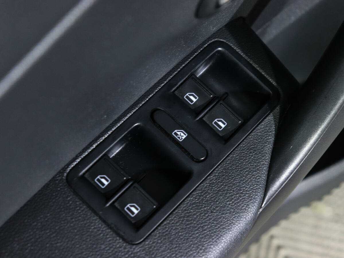 Б/У Фольксваген Поло 2017 года. Фото: #16