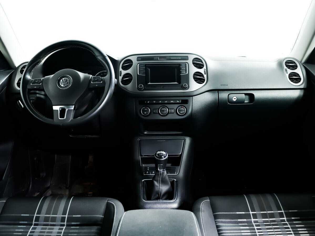 Б/У Фольксваген Тигуан 2015 года. Фото: #10