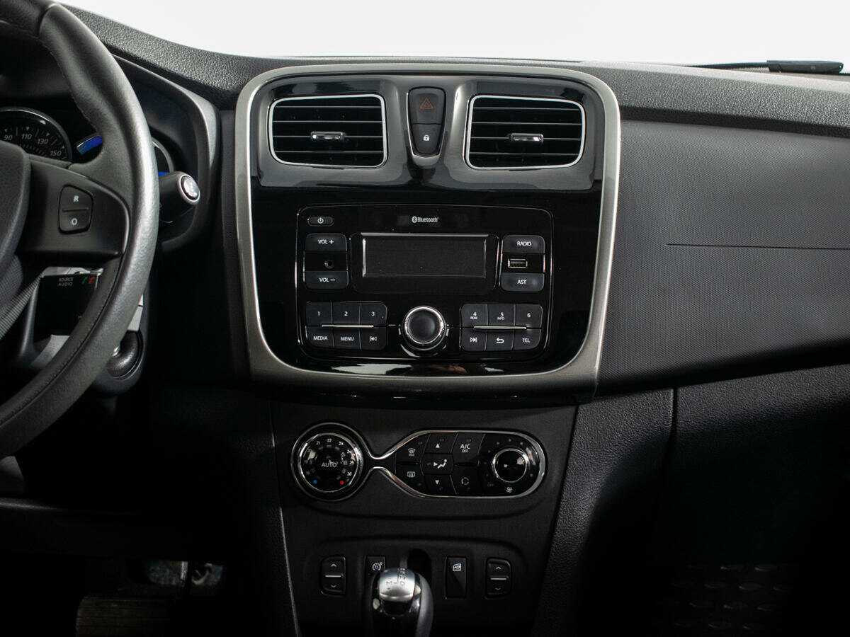 Б/У Рено Сандеро 2017 года. Фото: #10