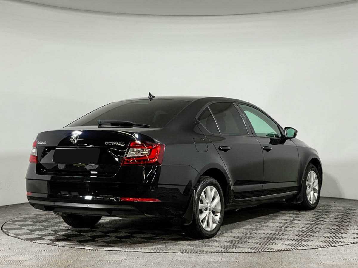 Б/У Шкода Октавия 2019 года. Фото: #3