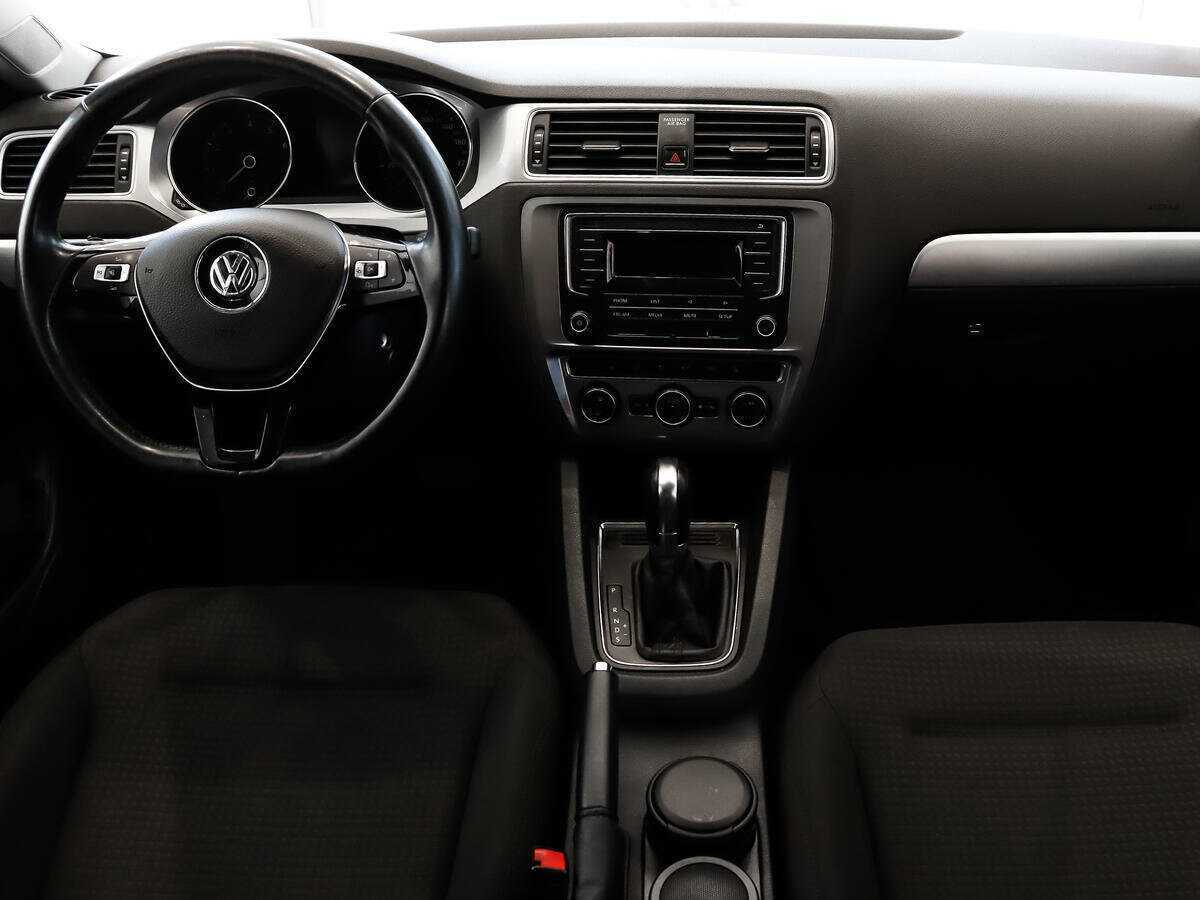 Б/У Фольксваген Джетта 2017 года. Фото: #11