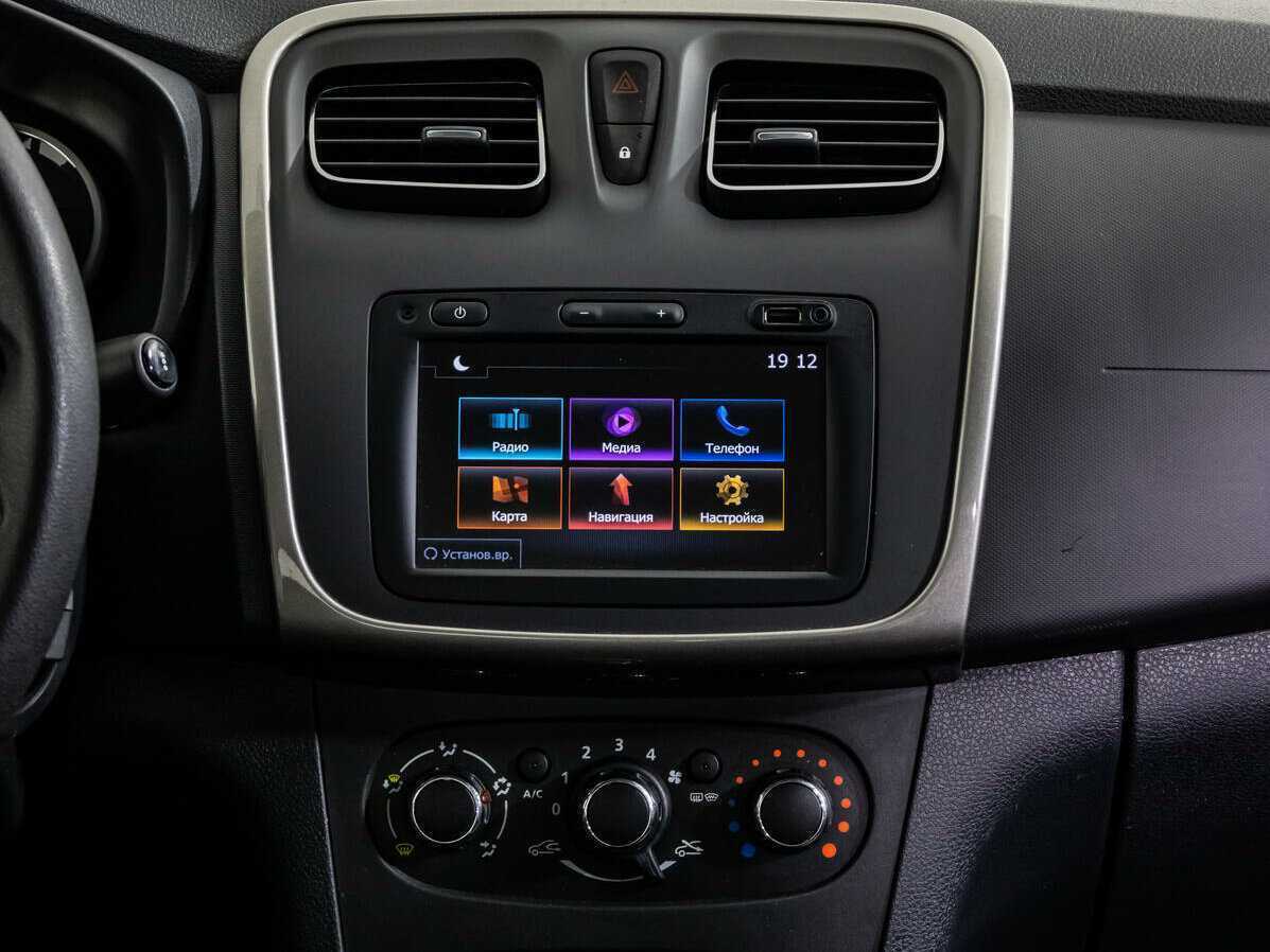 Б/У Рено Логан 2019 года. Фото: #13