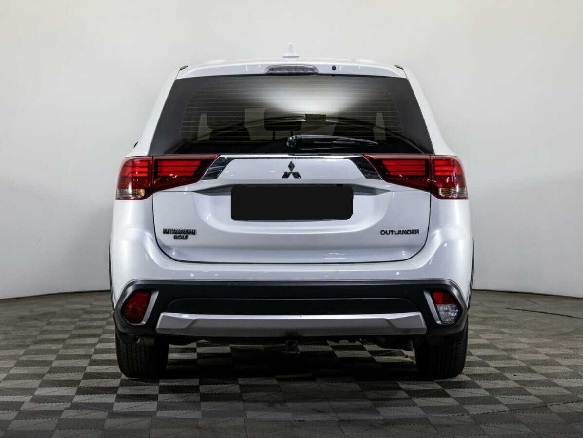 Mitsubishi Outlander 2018 года с пробегом. Фото: #4