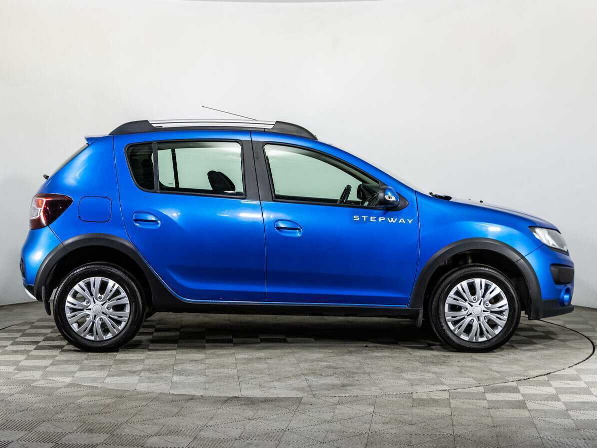 Б/У Рено Сандеро 2017 года. Фото: #3