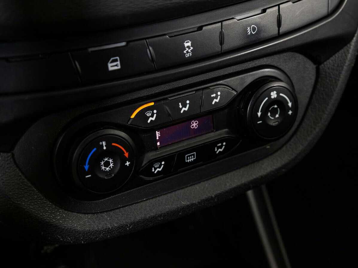 Б/У Лада (ВАЗ) Веста 2017 года. Фото: #14