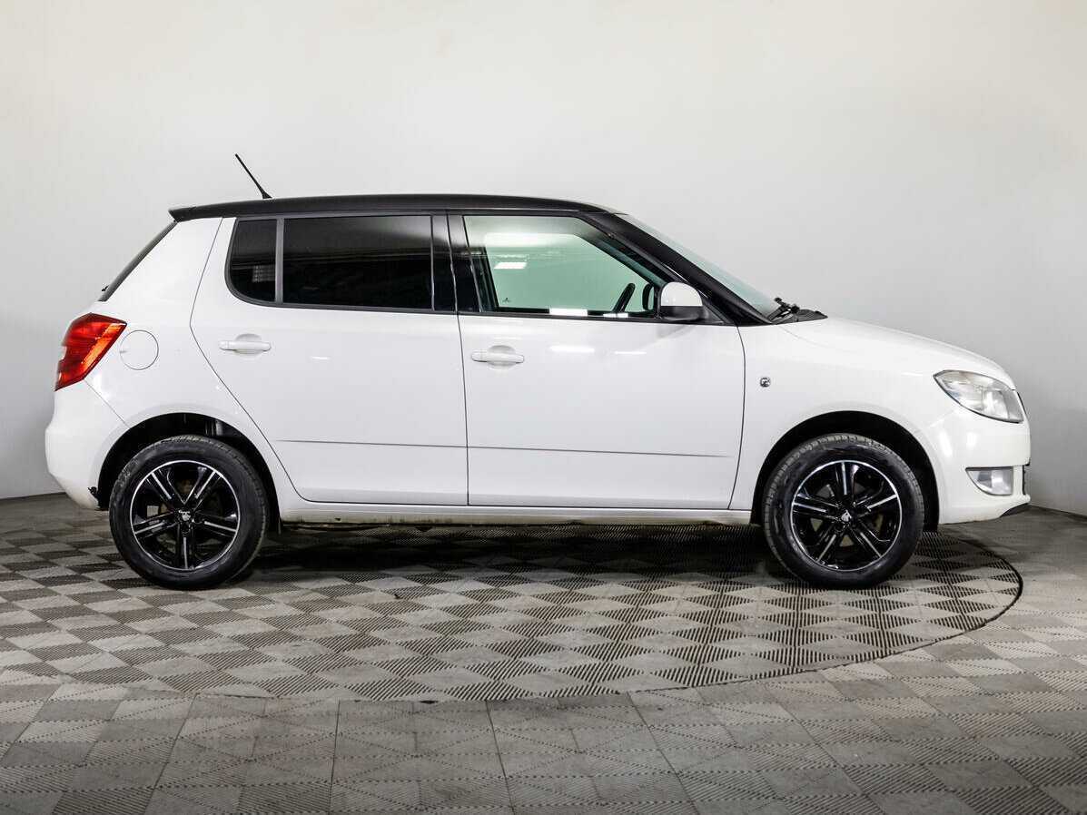 Б/У Шкода Фабия 2013 года. Фото: #3