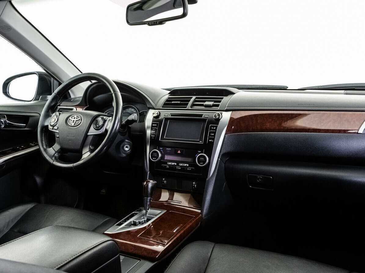 Б/У Тойота Камри 2014 года. Фото: #6