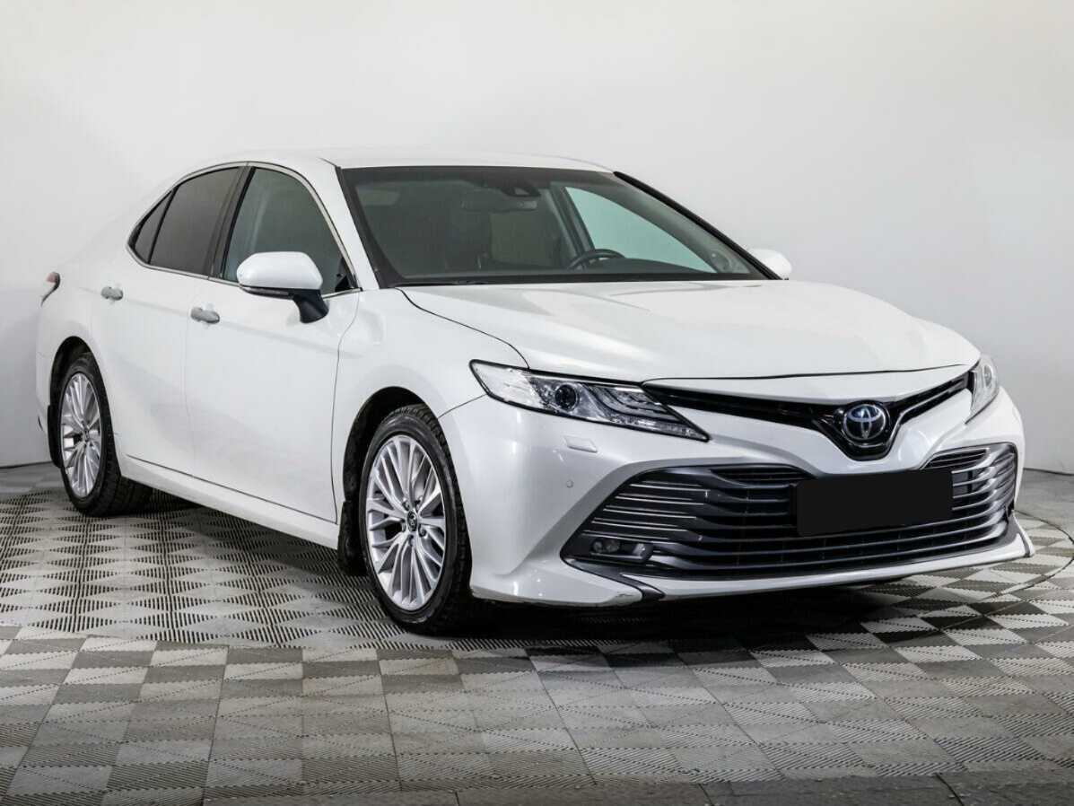 Toyota Camry 2018 года с пробегом. Фото: #2