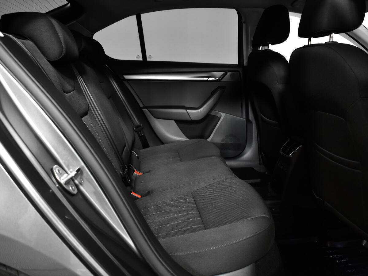 Б/У Шкода Октавия 2019 года. Фото: #9