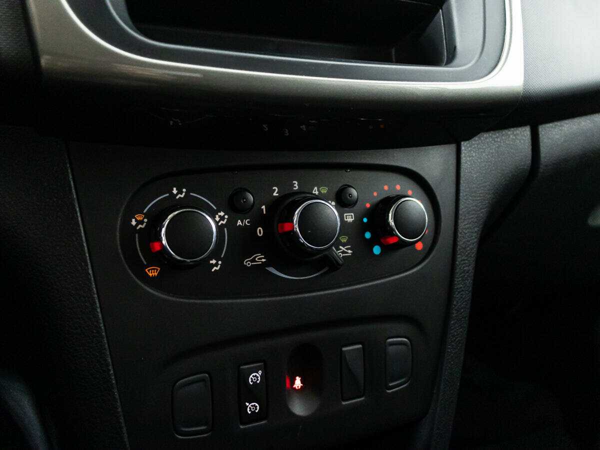 Б/У Рено Сандеро 2018 года. Фото: #14