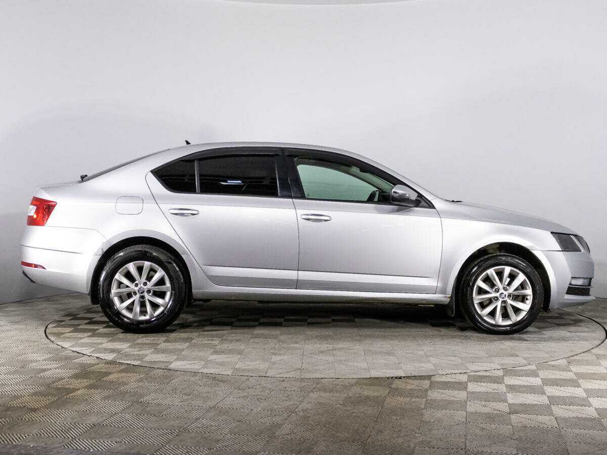 Б/У Шкода Октавия 2018 года. Фото: #3