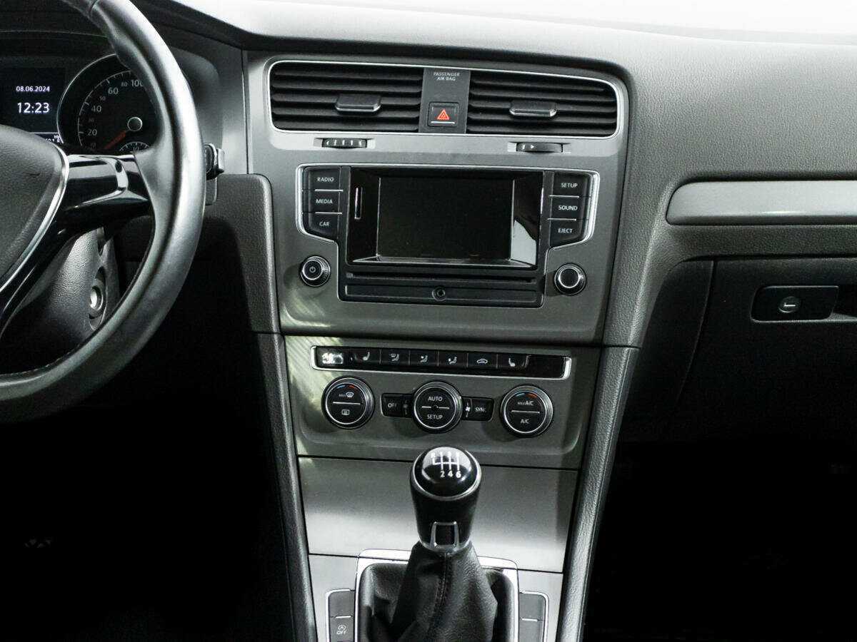 Б/У Фольксваген Гольф 2013 года. Фото: #13