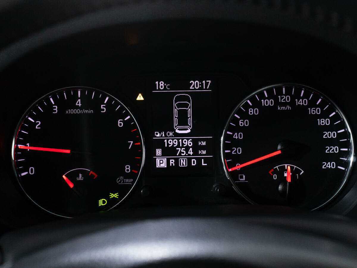 Б/У Ниссан Икс-Трейл 2012 года. Фото: #11