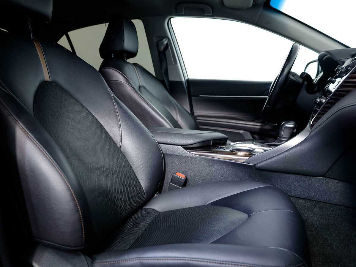 Toyota Camry 2020 года с пробегом. Фото: #10