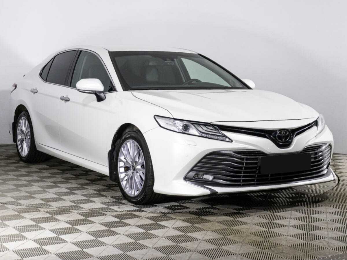 Toyota Camry 2020 года с пробегом. Фото: #2