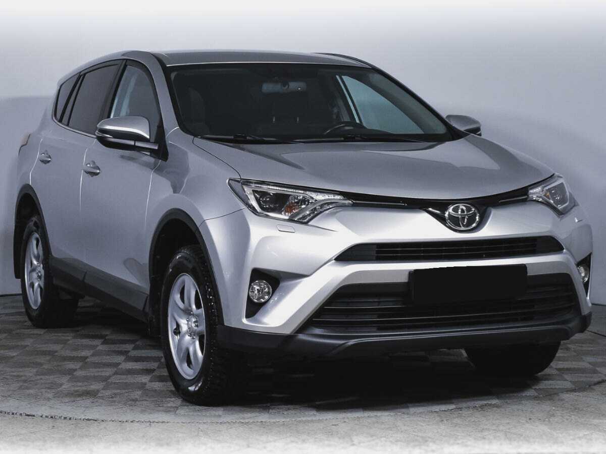 Toyota RAV4 2018 года с пробегом. Фото: #2