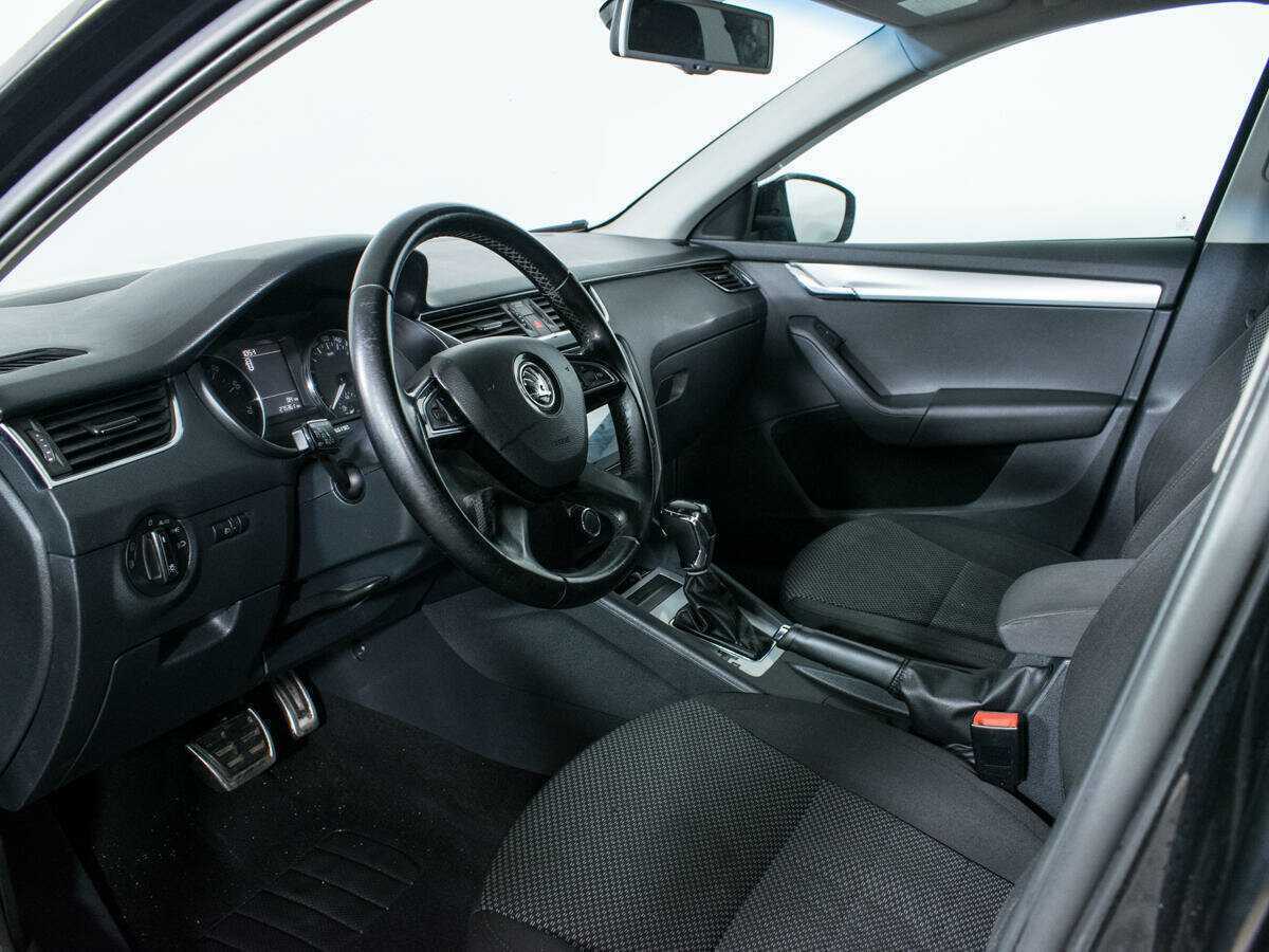 Б/У Шкода Октавия 2013 года. Фото: #12