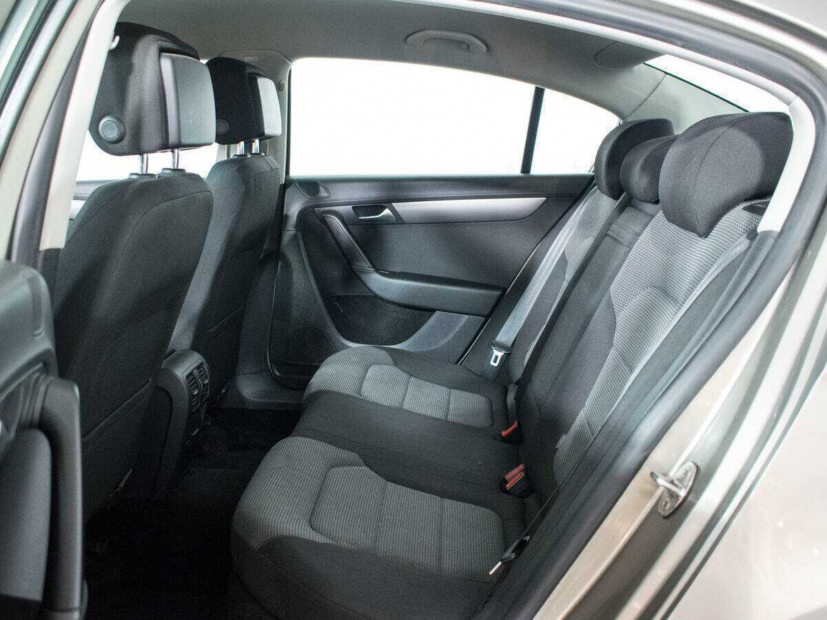 Б/У Фольксваген Пассат 2012 года. Фото: #9