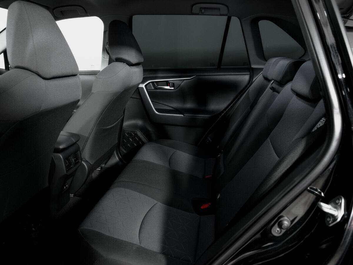 Toyota RAV4 2020 года с пробегом. Фото: #9