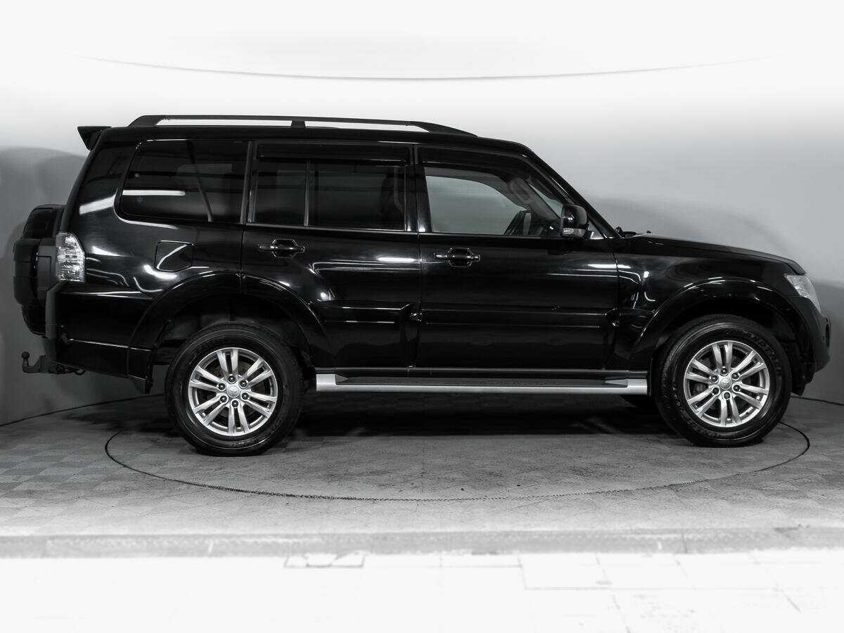 Mitsubishi Pajero 2014 года с пробегом. Фото: #3