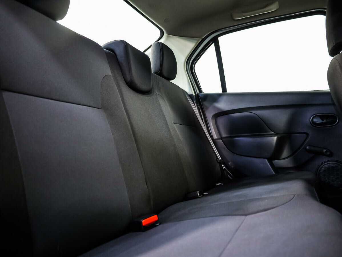 Б/У Рено Логан 2019 года. Фото: #10