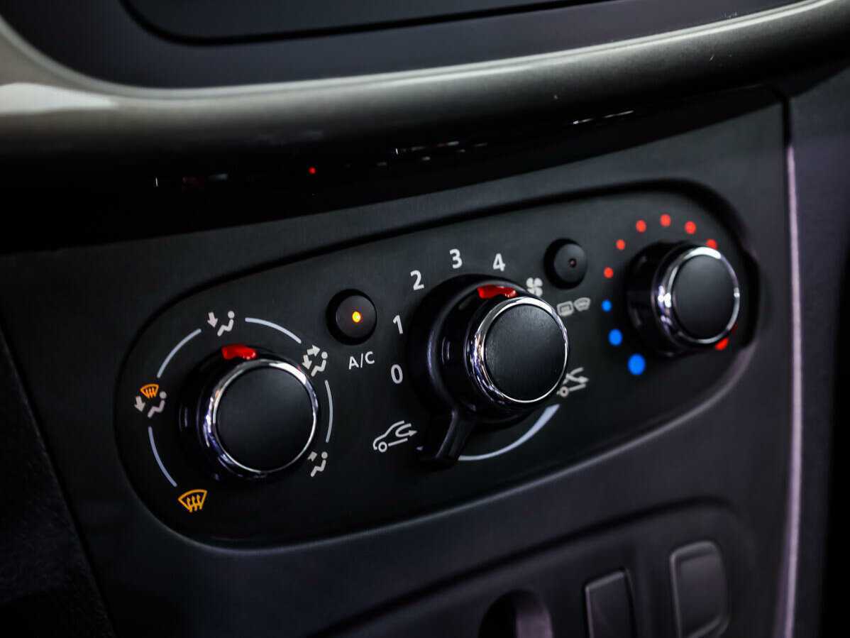 Б/У Рено Логан 2019 года. Фото: #11