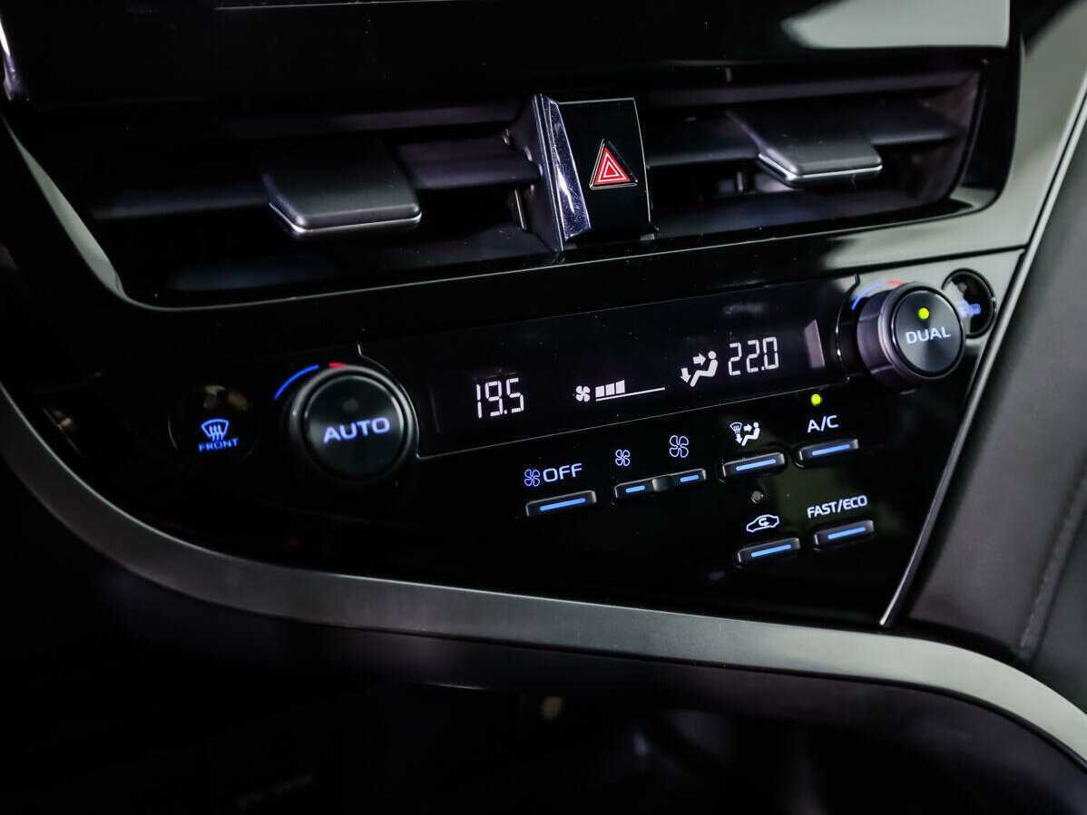 Toyota Camry 2021 года с пробегом. Фото: #13