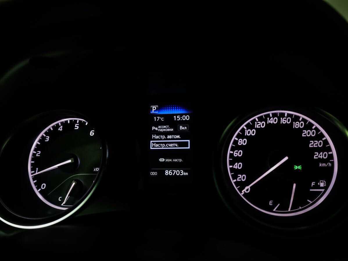 Toyota Camry 2021 года с пробегом. Фото: #17