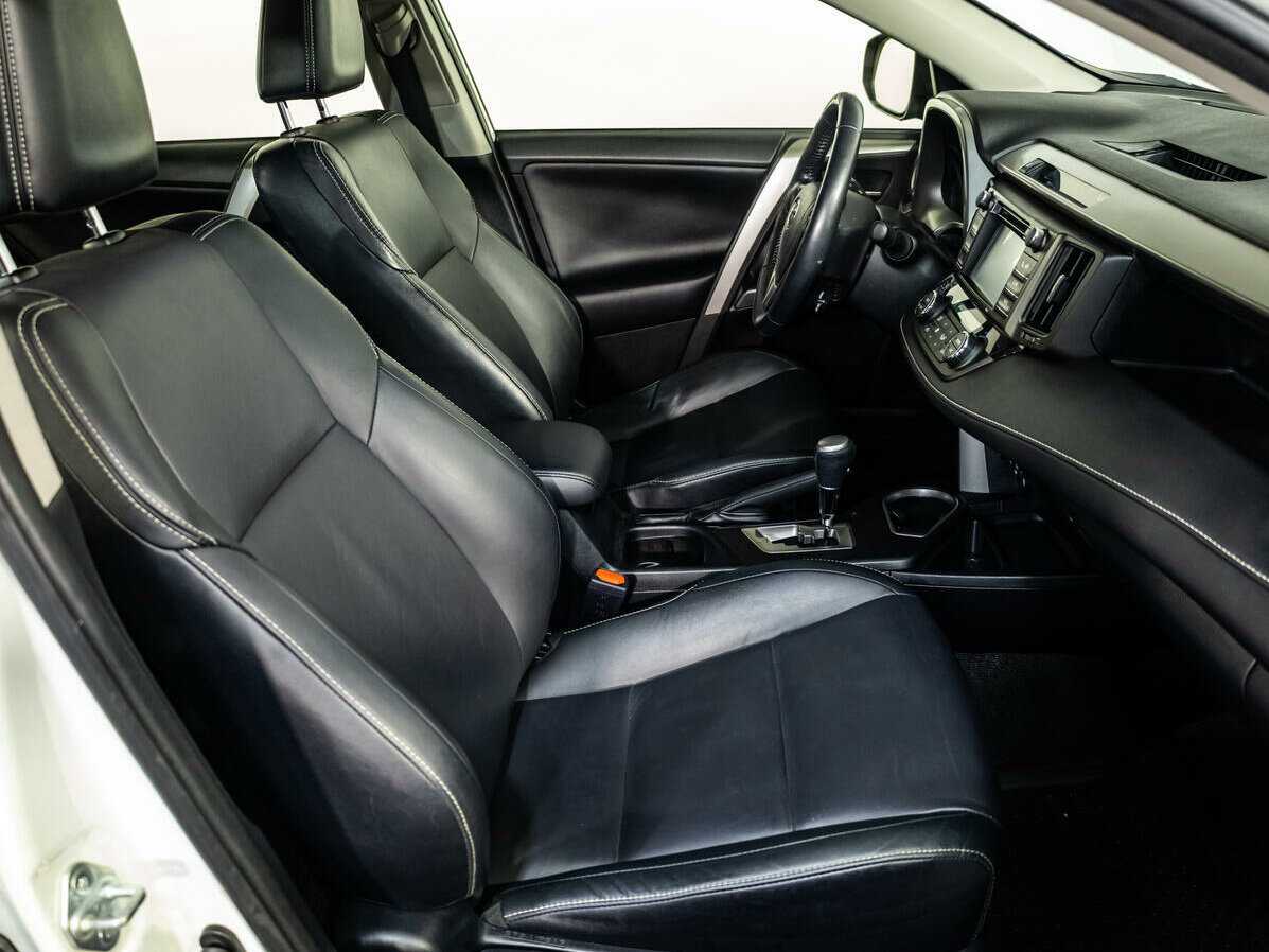 Toyota RAV4 2015 года с пробегом. Фото: #8