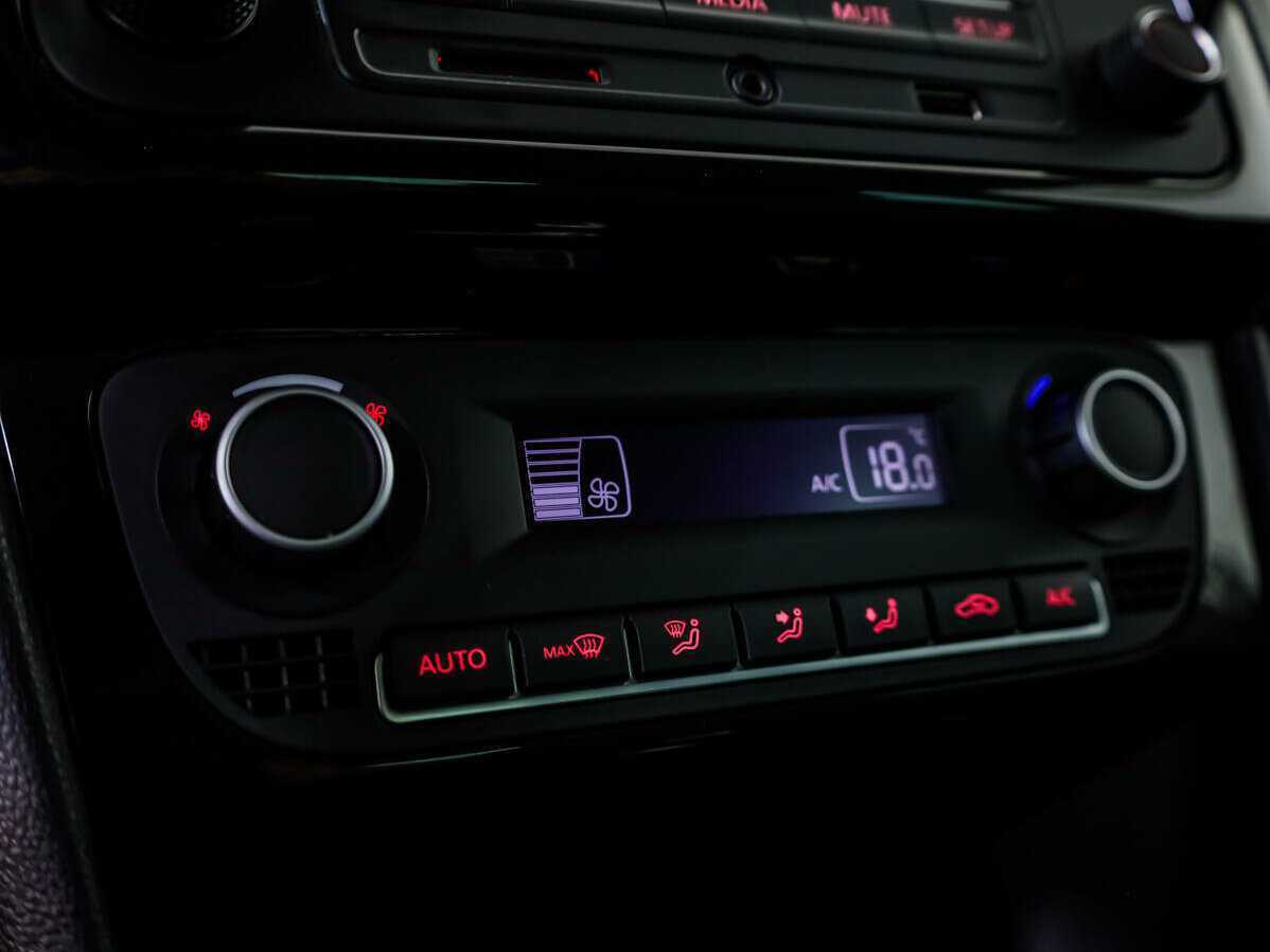 Б/У Фольксваген Поло 2017 года. Фото: #13