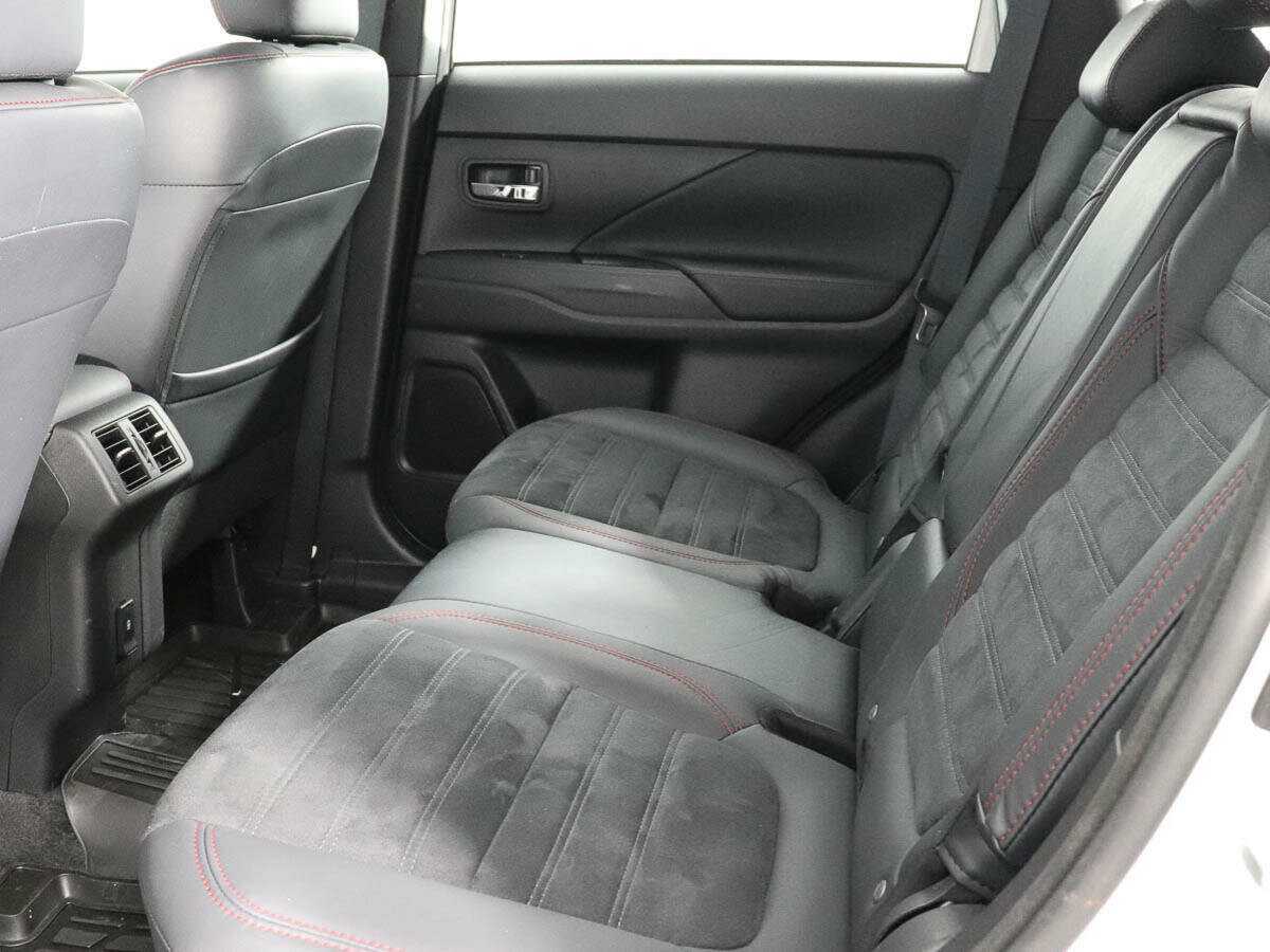 Mitsubishi Outlander 2021 года с пробегом. Фото: #12