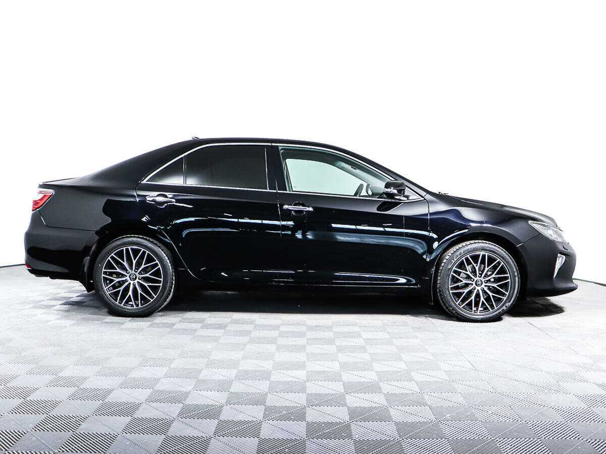 Toyota Camry 2017 года с пробегом. Фото: #2