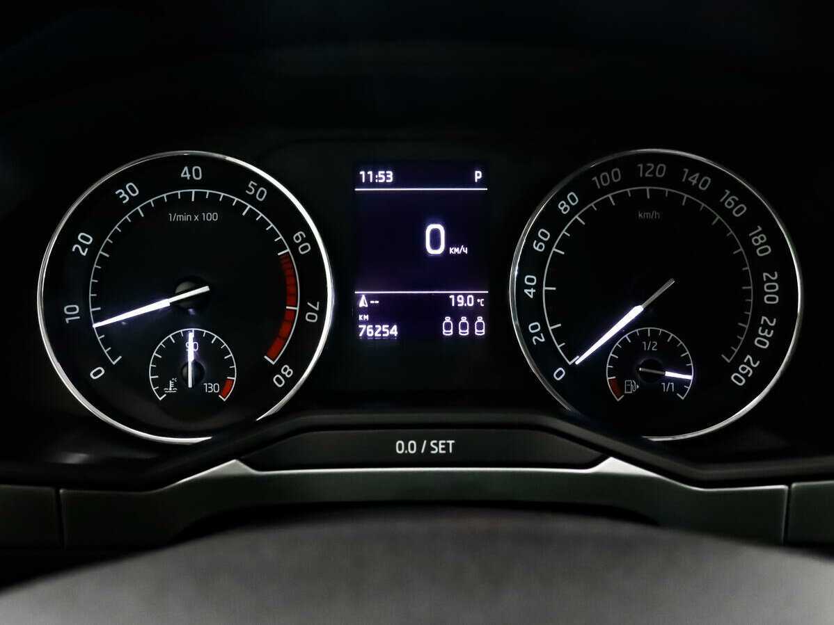 Skoda Superb 2017 года с пробегом. Фото: #7