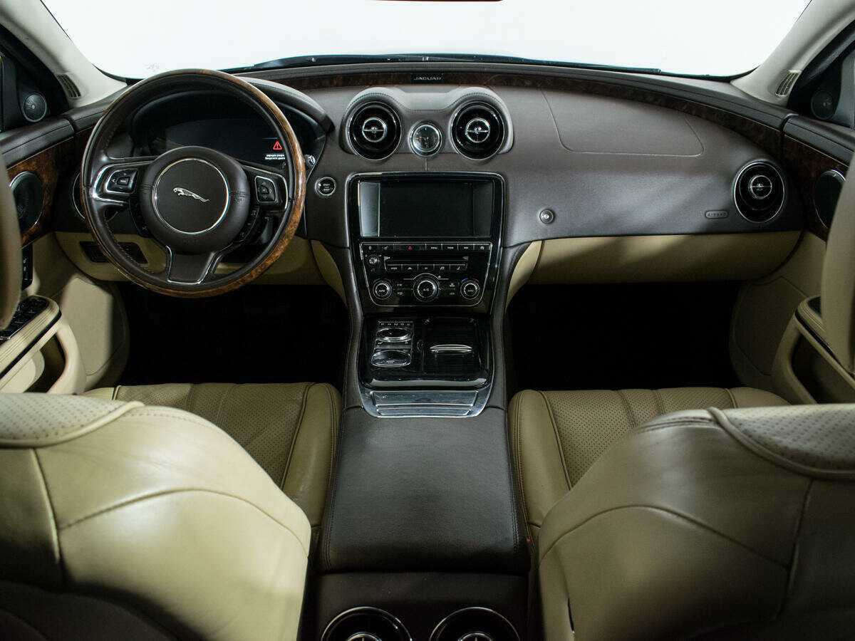 Jaguar XJ 2014 года с пробегом. Фото: #11