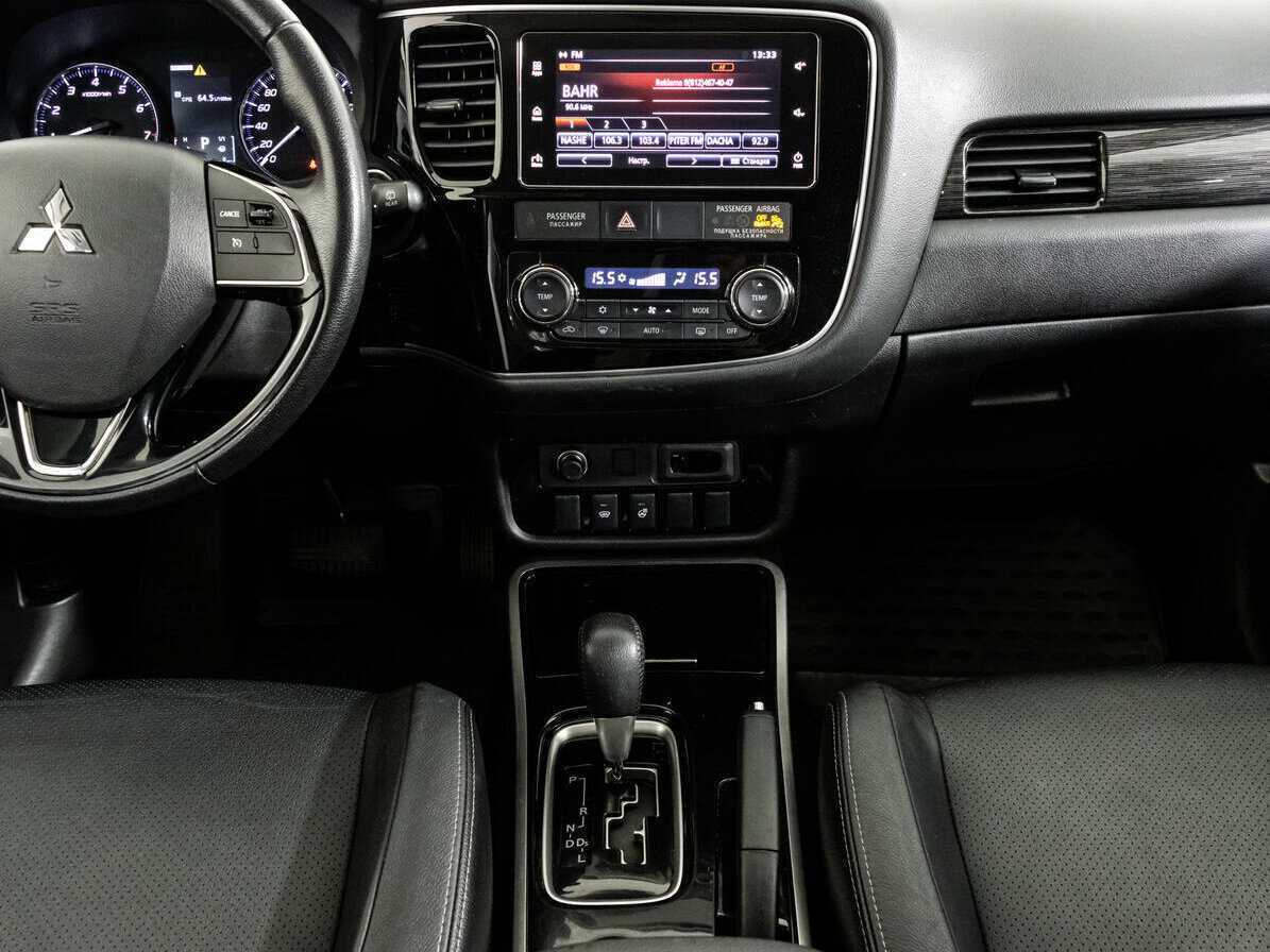 Б/У Митсубиши Оутлэндер 2018 года. Фото: #10