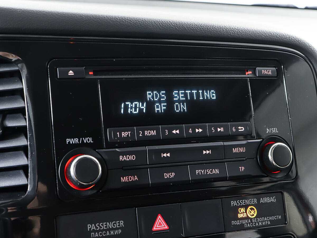 Б/У Митсубиши Оутлэндер 2012 года. Фото: #15