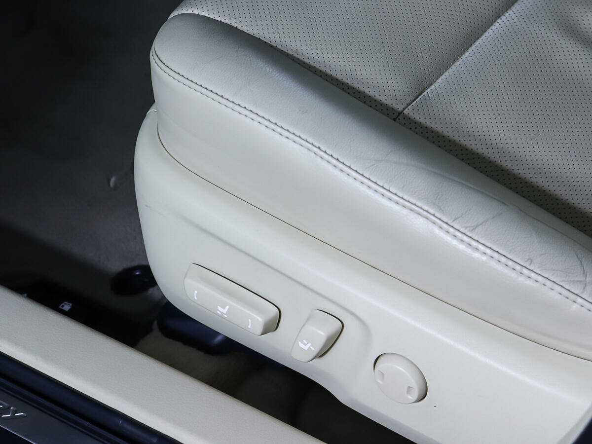 Б/У Тойота Камри 2015 года. Фото: #15