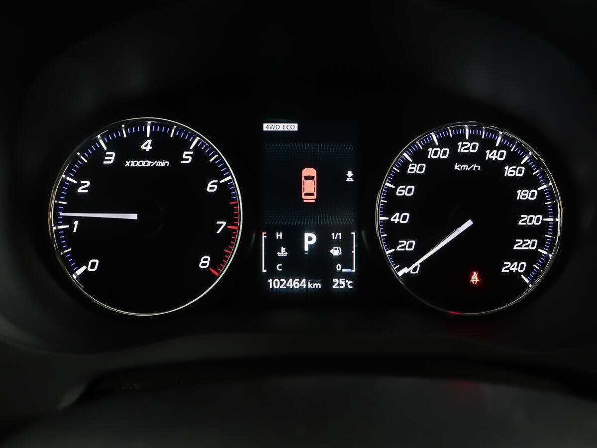 Б/У Митсубиши Оутлэндер 2015 года. Фото: #13