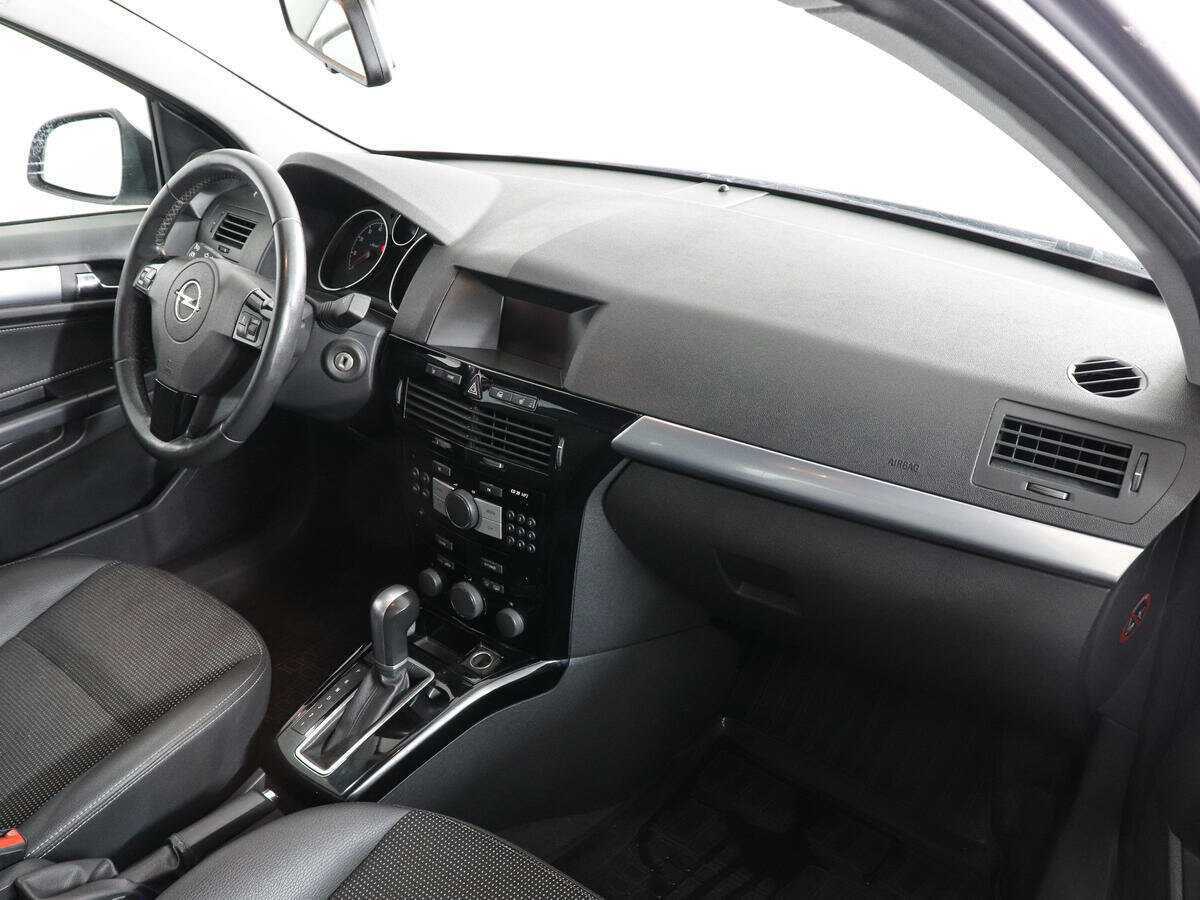 Opel Astra 2012 года с пробегом. Фото: #5