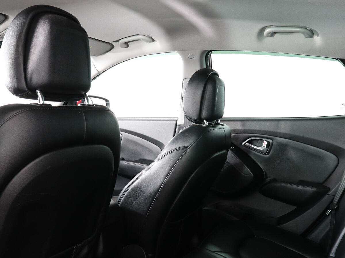 Б/У Хендай ай-икс35 2015 года. Фото: #11