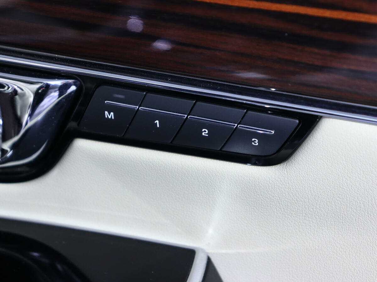 Jaguar XJ 2014 года с пробегом. Фото: #14