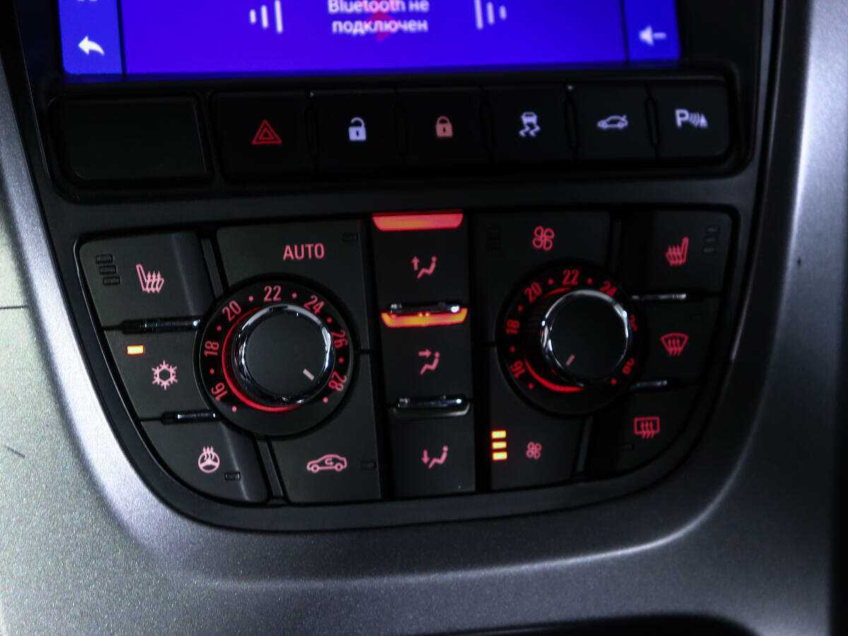 Б/У Опель Астра 2014 года. Фото: #16