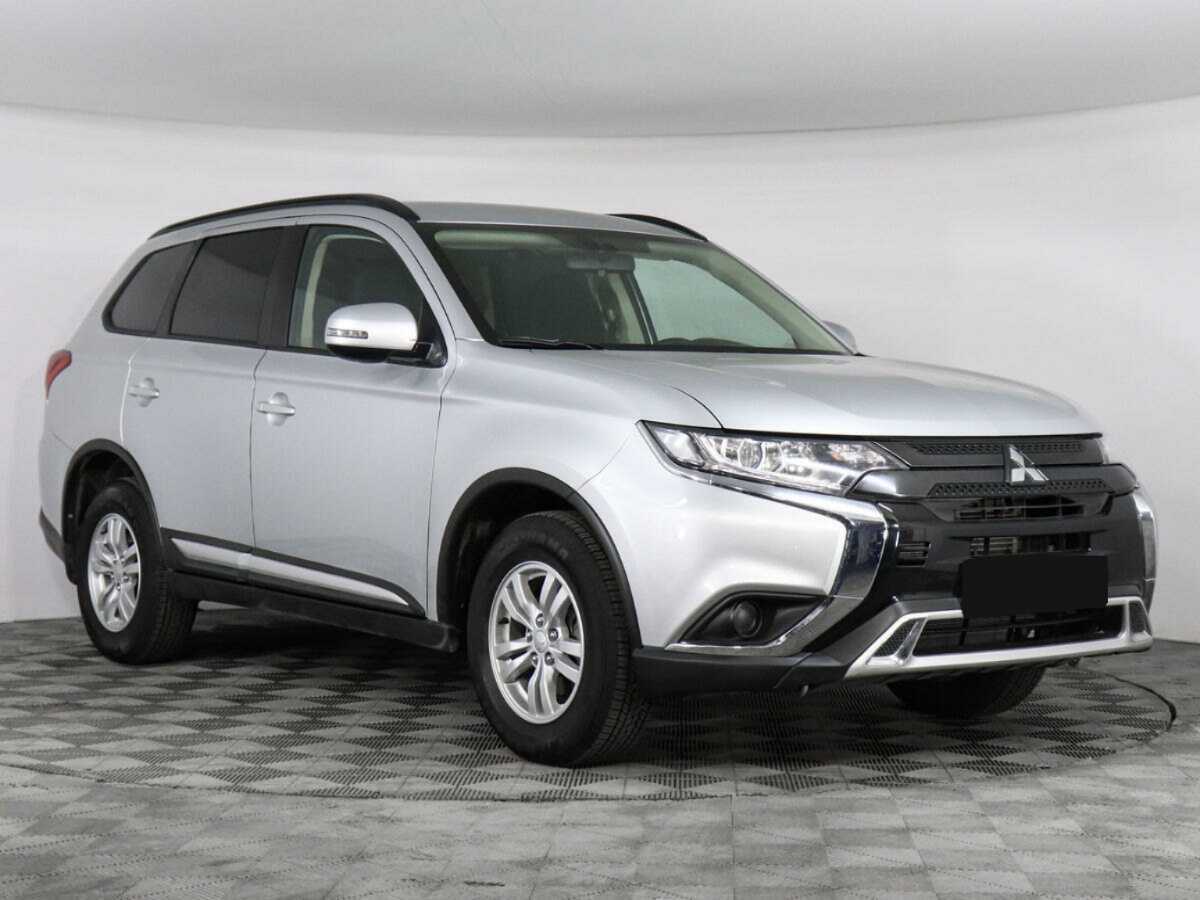 Mitsubishi Outlander 2022 года с пробегом. Фото: #2